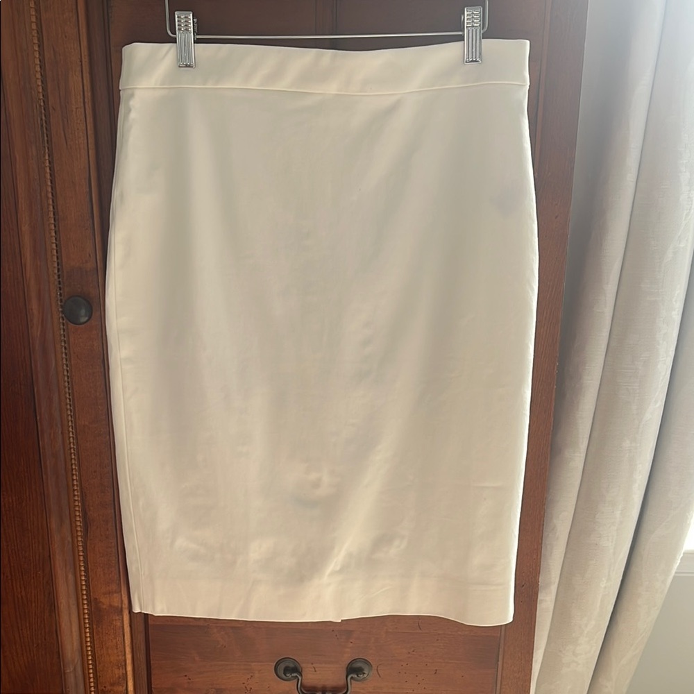Elegant White Women's Skirt